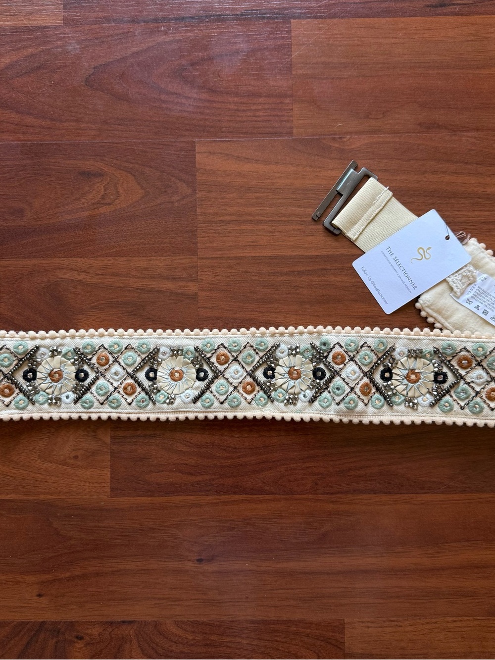 The Selectionner beaded embroidered boho chic cinch belt Small 28/29 elastic